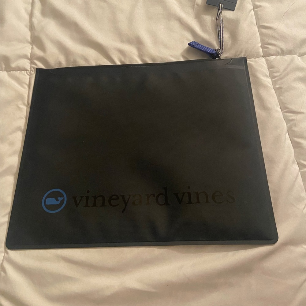 Vineyard vines slim iPad travel case new with tags